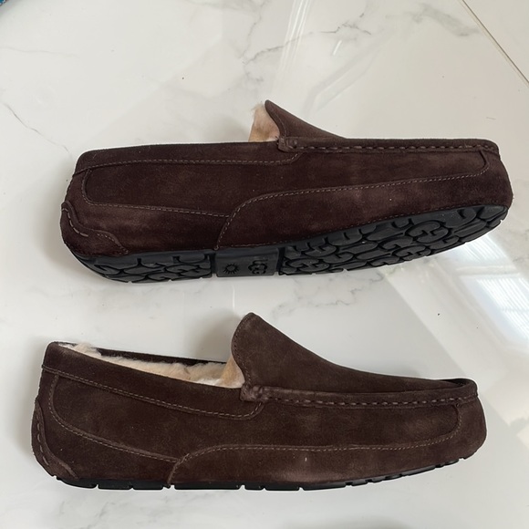 UGG Men's Ascot Slipper - Picture 8 of 8
